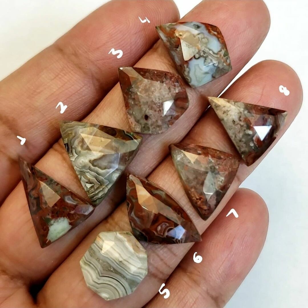 ​Natural Crazy Lace Agate Agate Rose Cut Cabochons