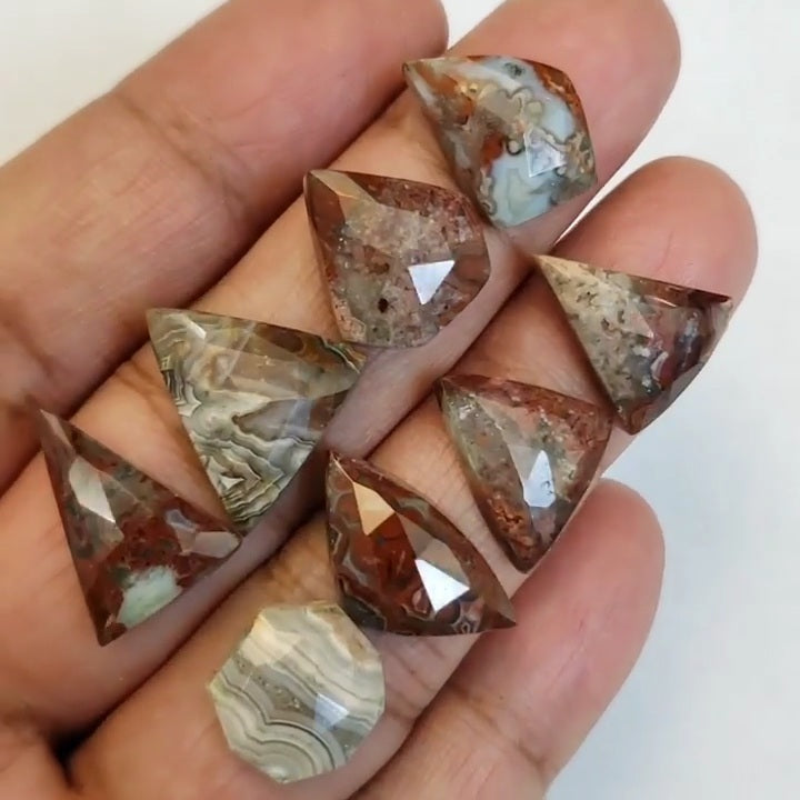 ​Natural Crazy Lace Agate Agate Rose Cut Cabochons