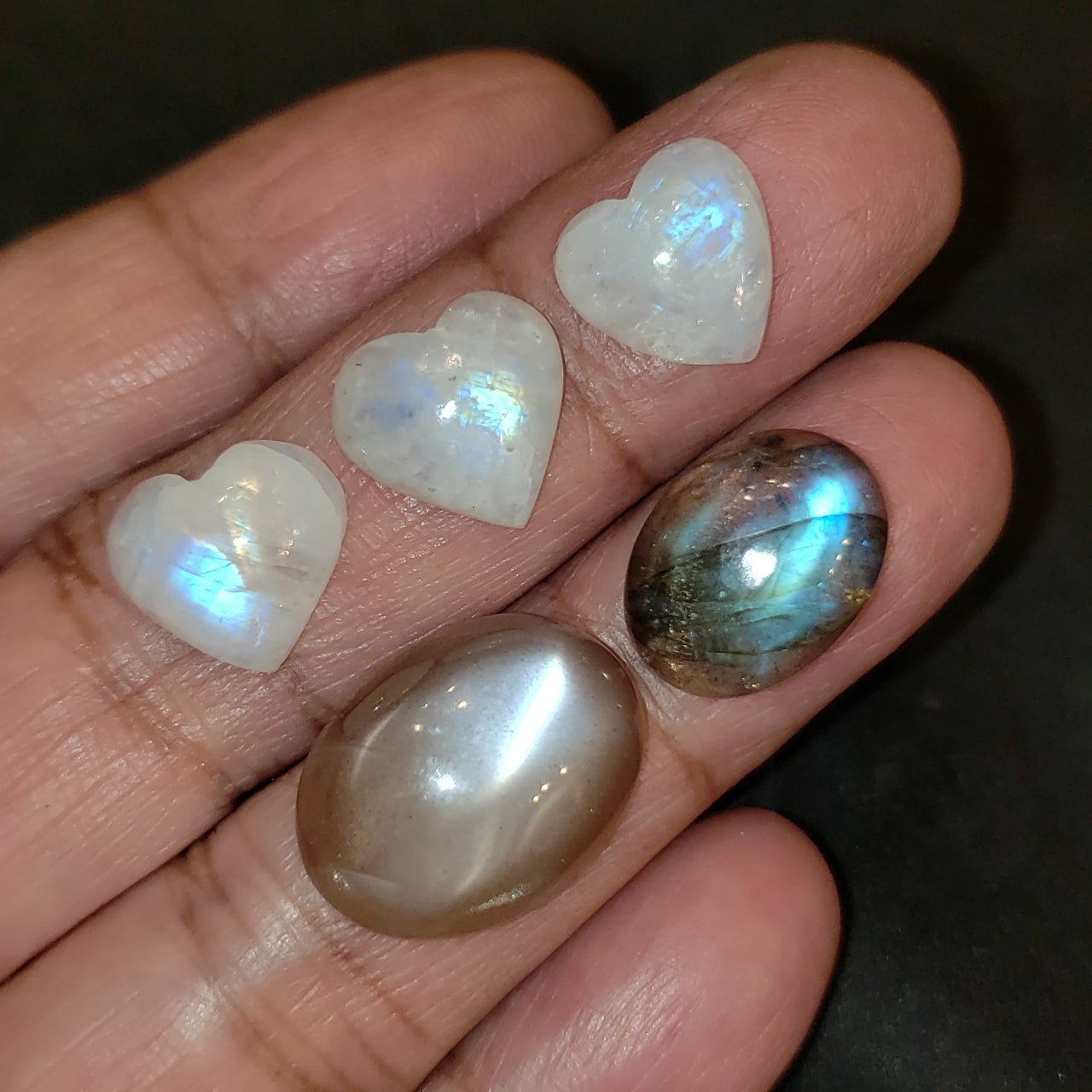 5Pcs 40.5Ct Natural Rainbow Moonstone Hearts, Grey Moonstone, Labradorite LOT