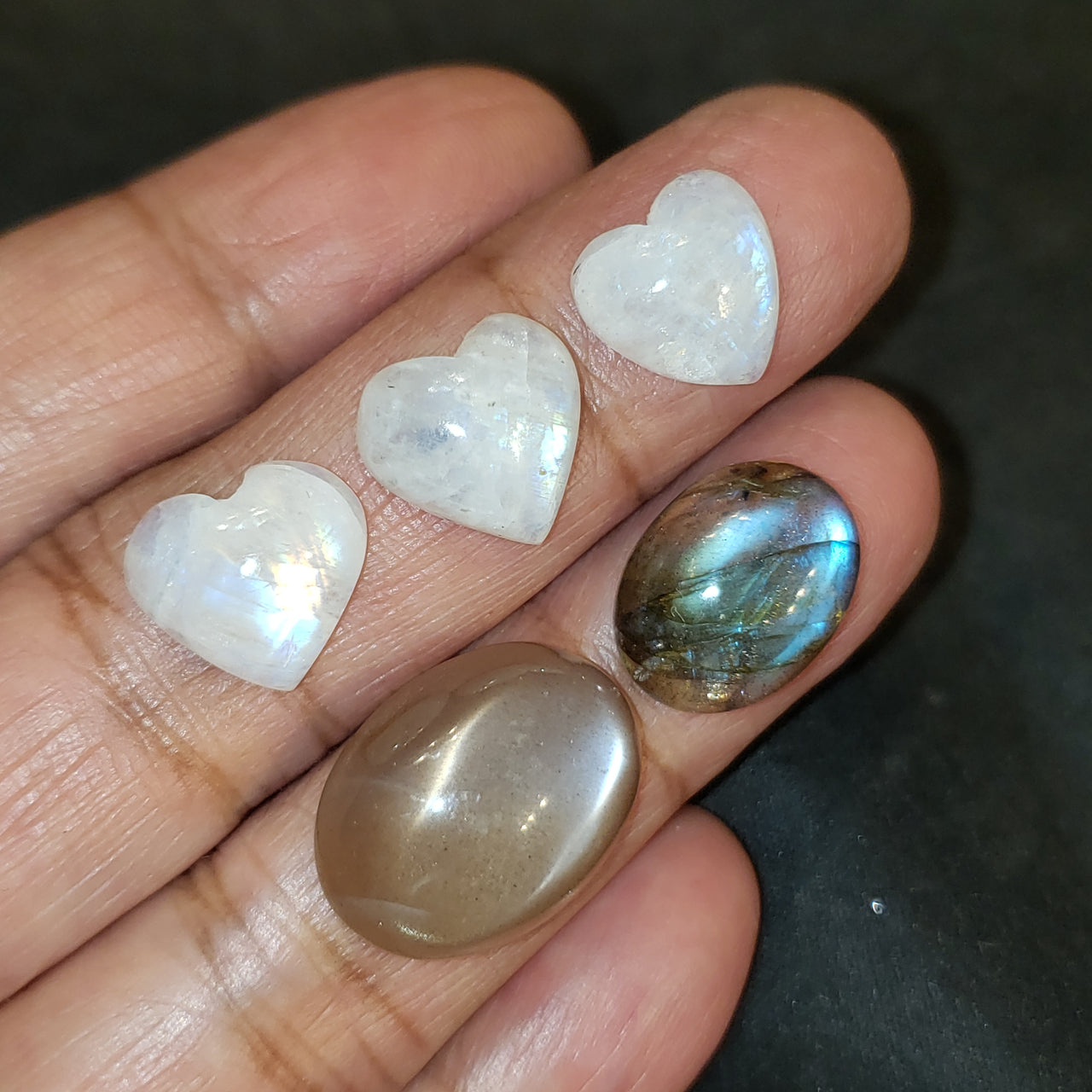 5Pcs 40.5Ct Natural Rainbow Moonstone Hearts, Grey Moonstone, Labradorite LOT