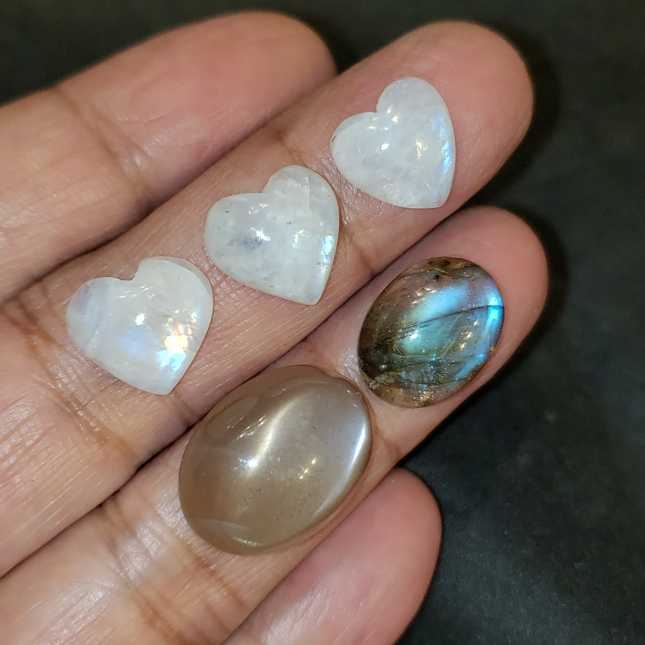 5Pcs 40.5Ct Natural Rainbow Moonstone Hearts, Grey Moonstone, Labradorite LOT