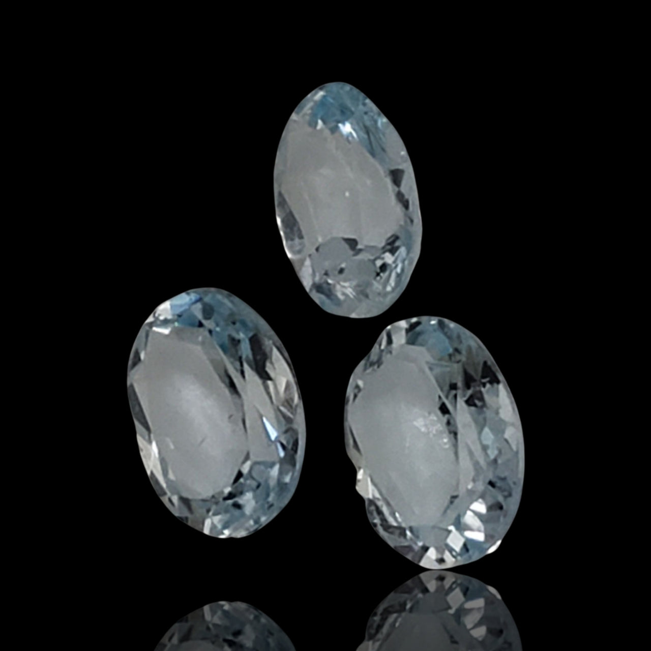 6Ct 3Pcs Natural Blue Topaz Faceted Lot. Size is 9x7mm each.