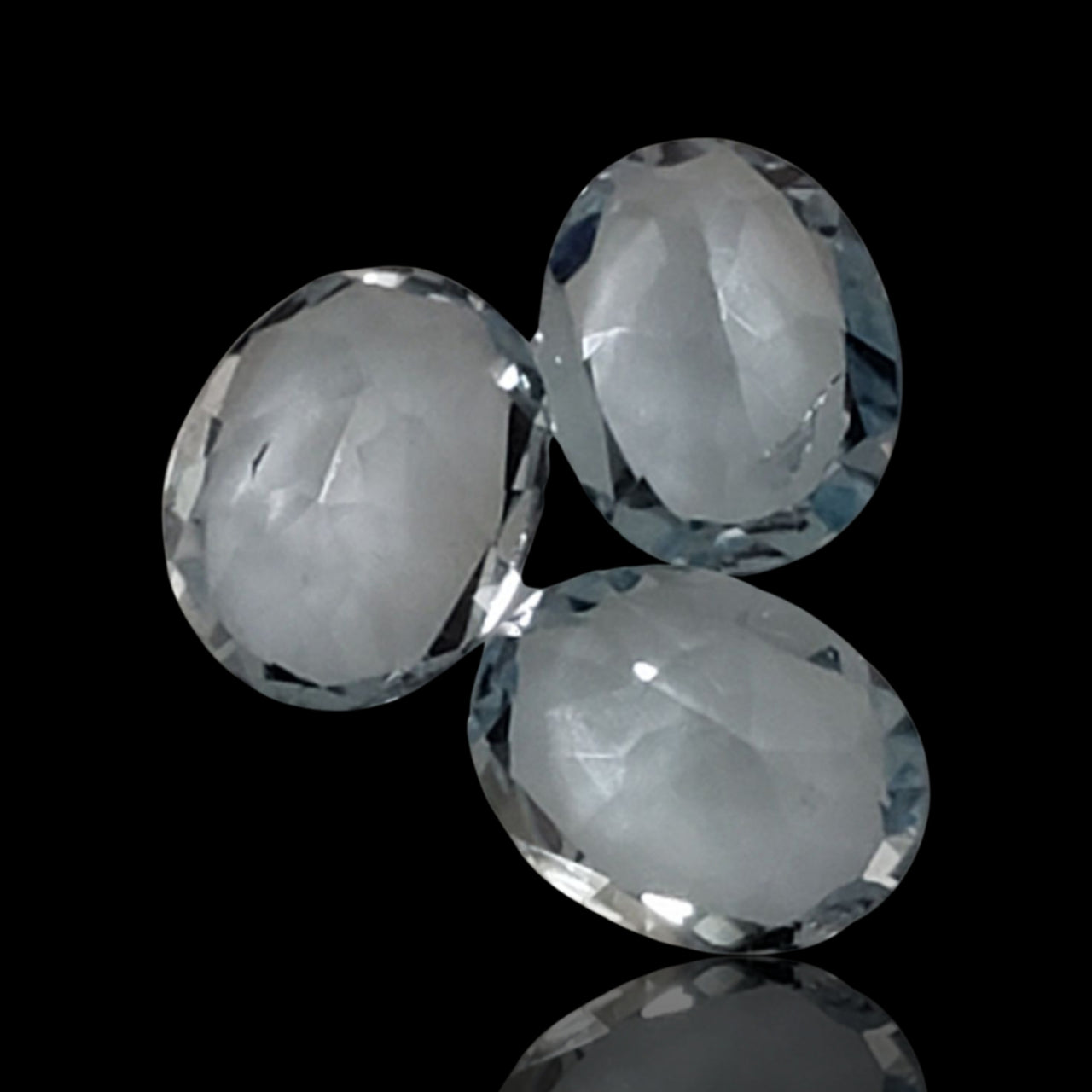 6Ct 3Pcs Natural Blue Topaz Faceted Lot. Size is 9x7mm each.