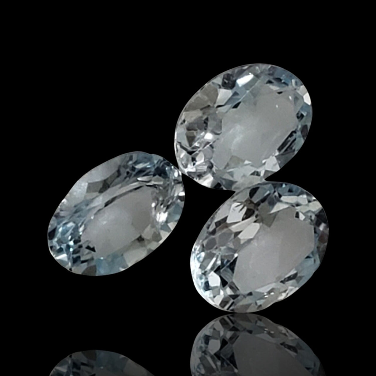 6Ct 3Pcs Natural Blue Topaz Faceted Lot. Size is 9x7mm each.