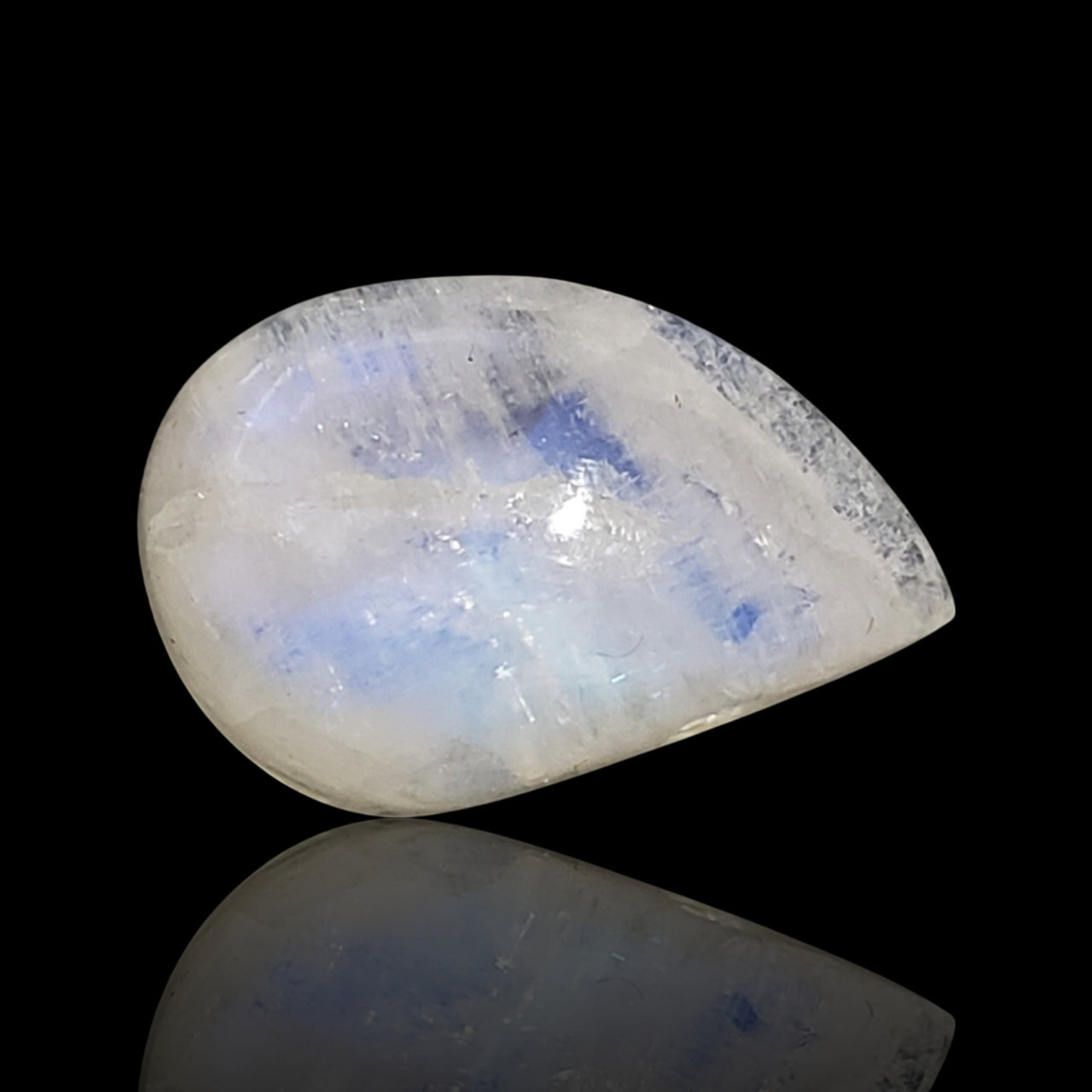 20.5Ct Natural Rainbow Moonstone Cabochon. Size- approx. 23x15mm