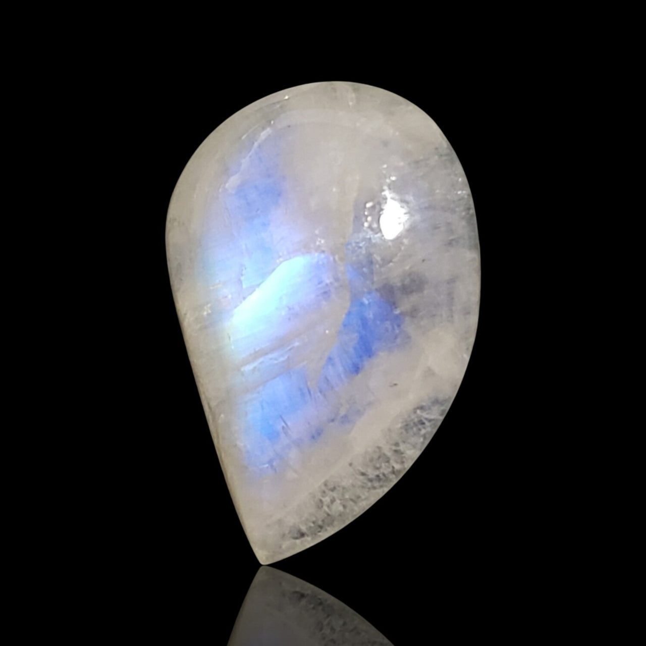 20.5Ct Natural Rainbow Moonstone Cabochon. Size- approx. 23x15mm