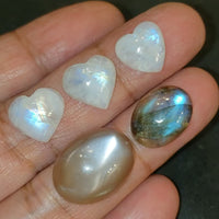 5Pcs 40.5Ct Natural Rainbow Moonstone Hearts, Grey Moonstone, Labradorite LOT
